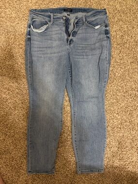 Judy Blue Light Wash Boyfriend Jeans